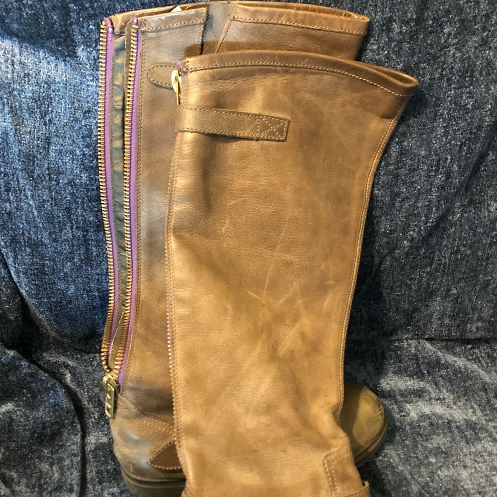 NEW Steve Madden gray boots with purple accent 8.5